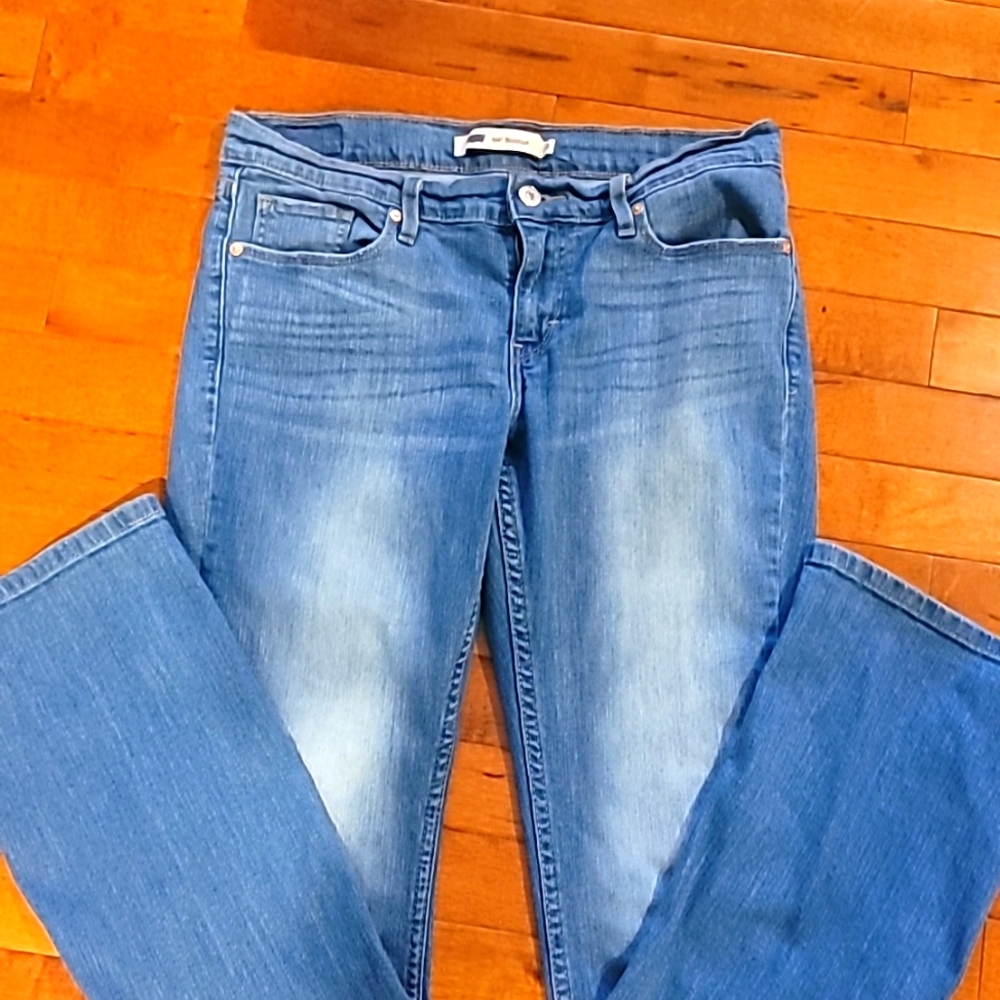 Levi's 524 Bootcut Size 9
